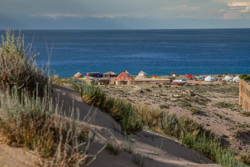 Көл Fest на берегу Иссык-Куля